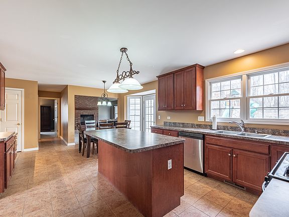 3rd image of 16929 S Arbor Creek Dr