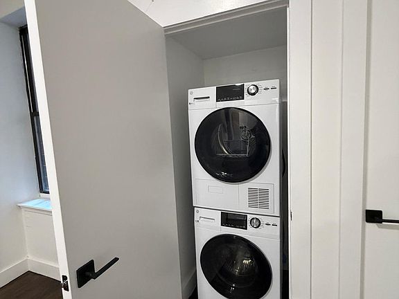 5th image of 641 Willoughby Ave APT 1C