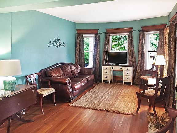1st Floor Living Room