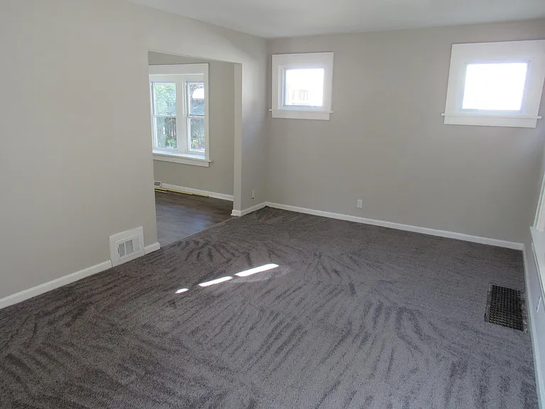 320 Zeller Ave — Photo 19