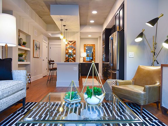 3rd image of 511 S Mangum St APT 1025