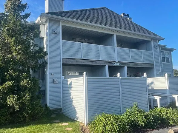 2604 Waters Edge Dr, Newark, DE 19702