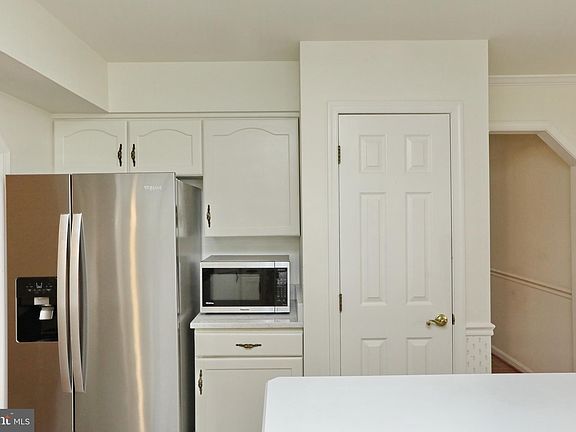 4th image of 1008 Wiltshire Dr