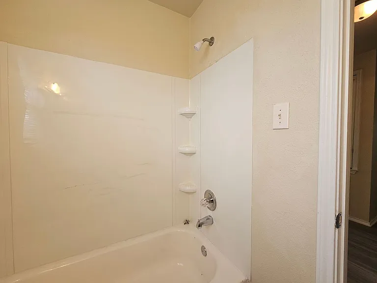 2201 Dennis St — Photo 24