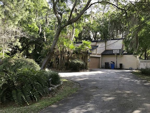 3rd image of 7917 Meadowcroft Pl