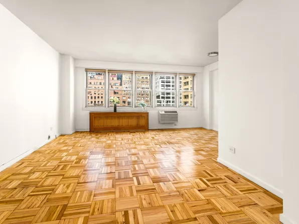 150 East 37th Street image 2 of 20