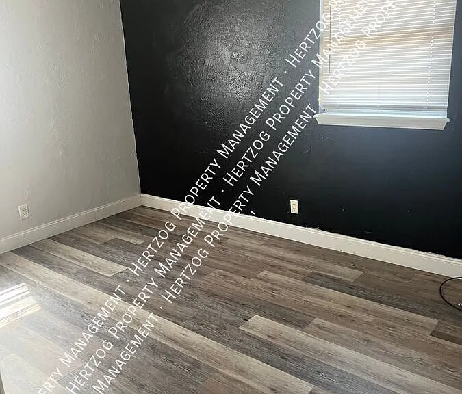 3200 El Camino St — Photo 7
