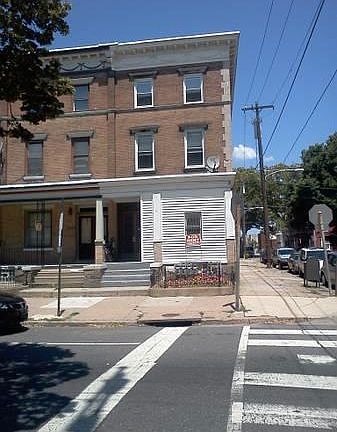 2nd image of 3601 Spring Garden St APT 2