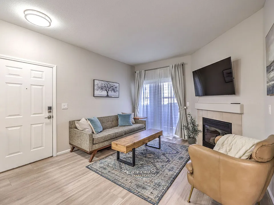855 N Stephanie St #1015