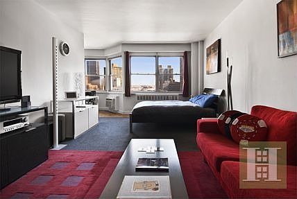 3rd image of 166 E 35th St APT 15F