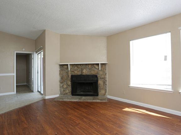 5th image of 10440 South Dr APT 2013