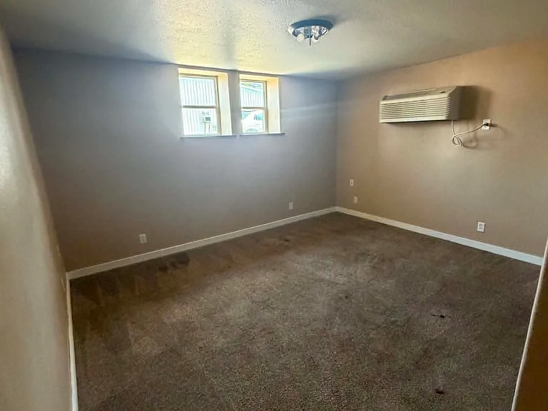 15 3rd St SE #2 — Photo 3