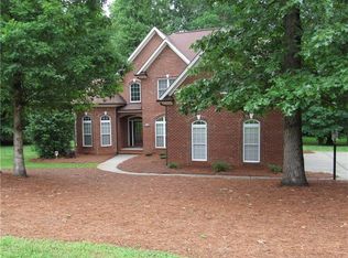 1498 Bethan Dr, Summerfield, NC 27358