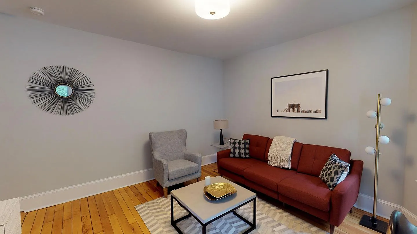 1 bed, 1.0 bath, $880 — Photo 2