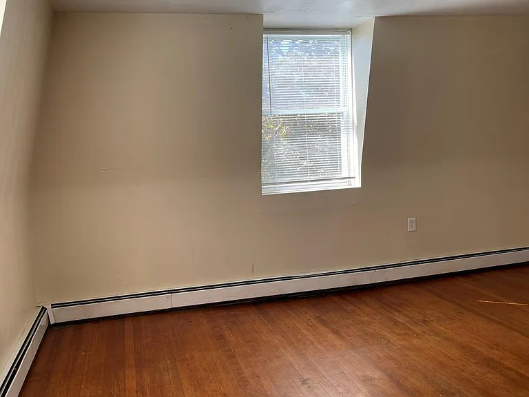 1625 Main St #3 — Photo 8