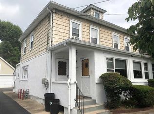 9 Club Rd, Glen Cove, NY 11542