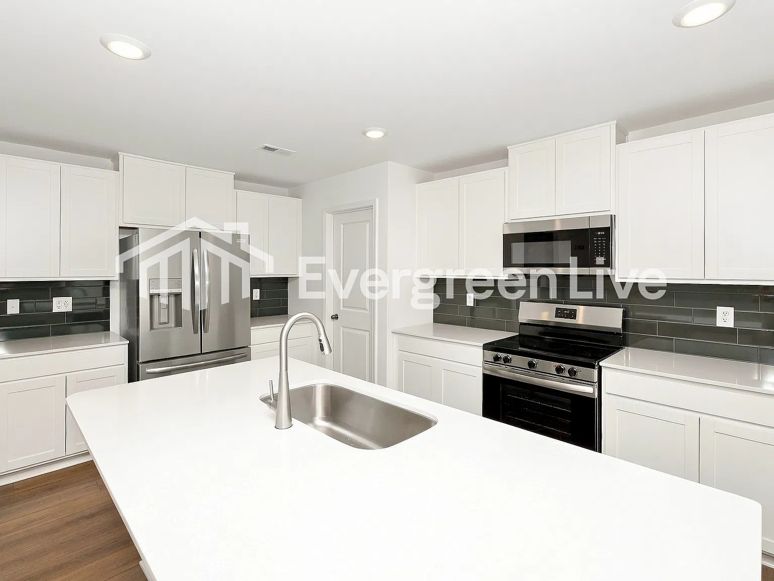 5 bed, 3.0 bath, 2578 sqft, $2,110 — Photo 3