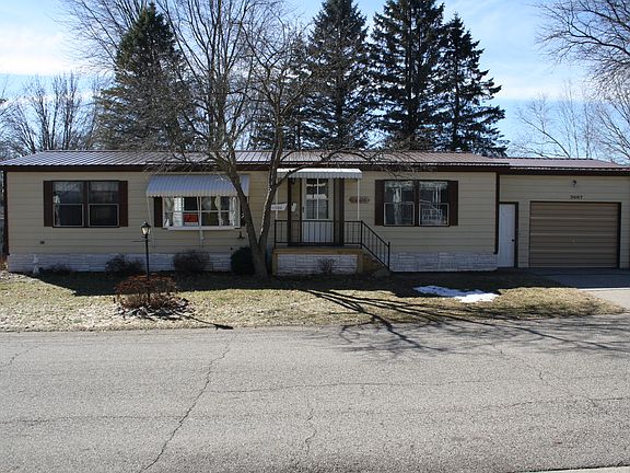 2nd image of 5667 N Goldfinch Dr NE