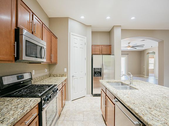 4th image of 16122 W Mohave St