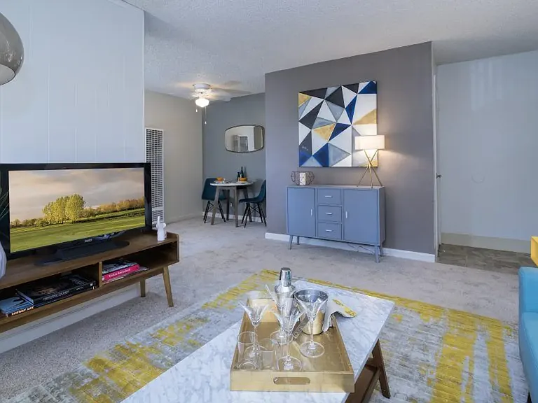 Oakwood Apartments — Photo 11