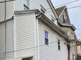 124 Court St, Elizabeth, NJ 07206