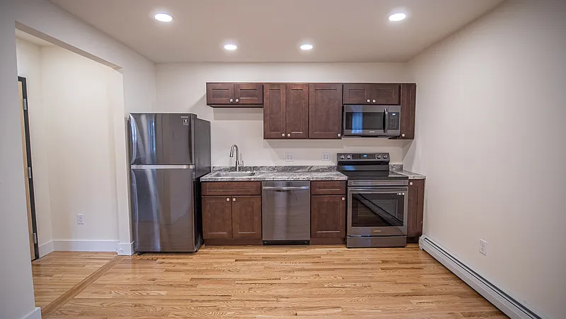 1 bed, 1.0 bath, $1,650 — Photo 2