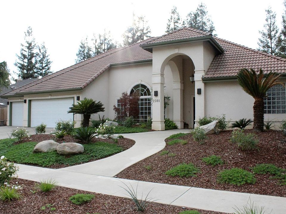 1st image of 2301 SE Cottonwood Cir