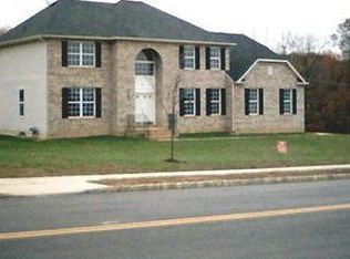 5 Carrie Ln, Monroe Township, NJ 08831