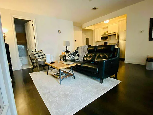 Rented by EXR | media 2