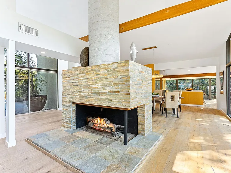 6225 Frondosa Dr — Photo 7
