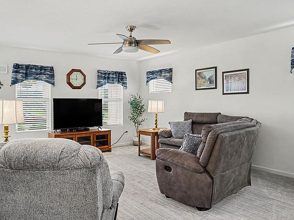 3rd image of 58536 Silvergrass Ave