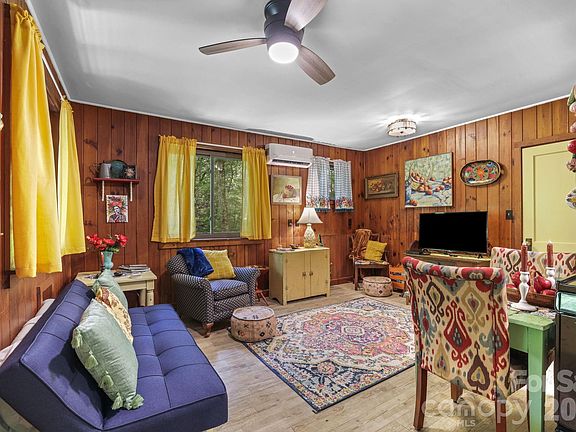 4th image of 180 Valley Ln