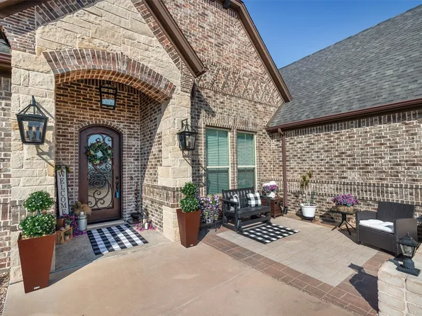 329 Kenyon Ct, Granbury, TX 76049