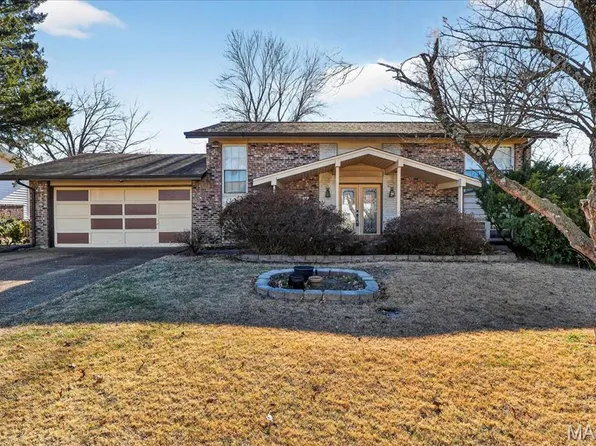 4442 Patston Dr, Saint Louis, MO 63128