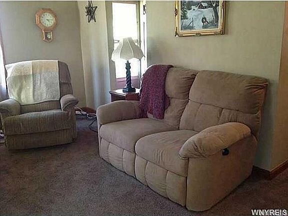 4th image of 3332 Niagara Falls Blvd