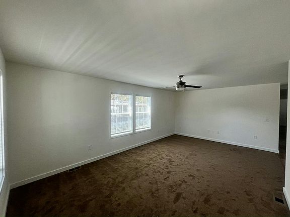 4th image of 99 Skyline Dr
