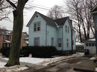 913 Oak St APT A, Kalamazoo, MI 49008
