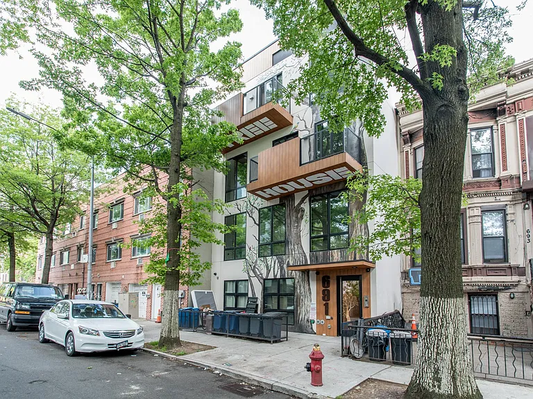691 Chauncey St #3F — Photo 15