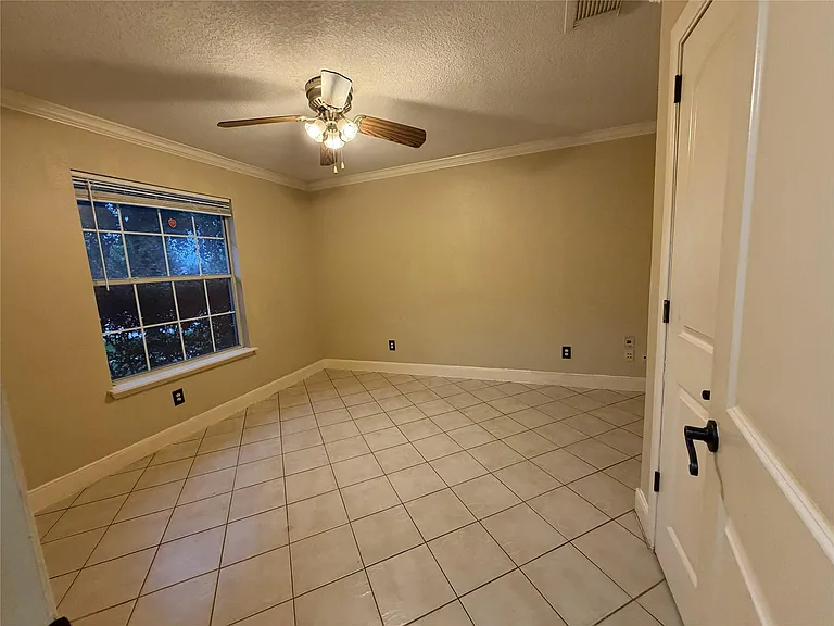 7811 Fall Glen Dr — Photo 11