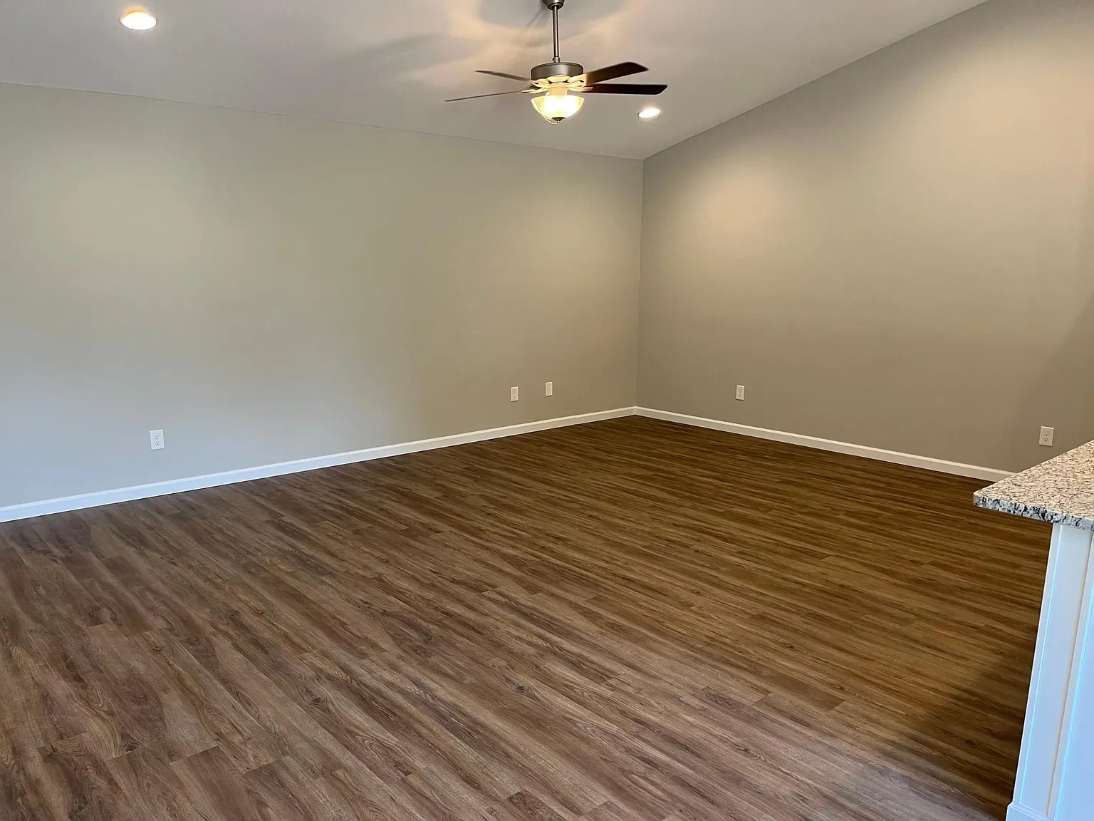 2 bed, 1200 sqft, $1,750 — Photo 3