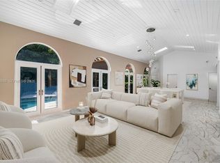 Bay Point, Miami, FL 33137