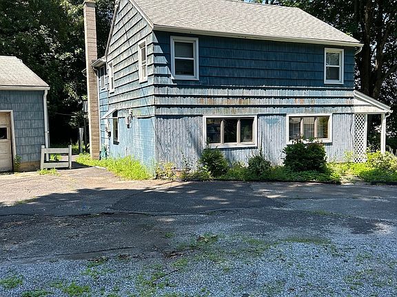 4th image of 241 Lewis Street