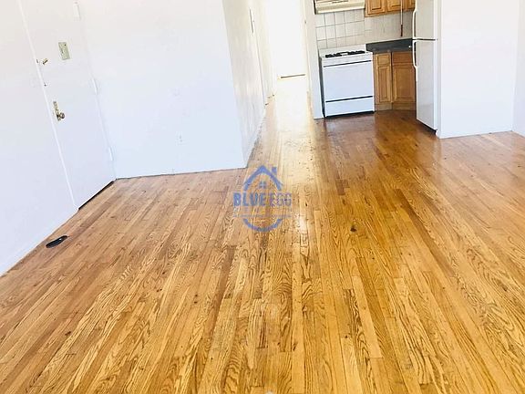 4th image of 189 Beach 25 St #B