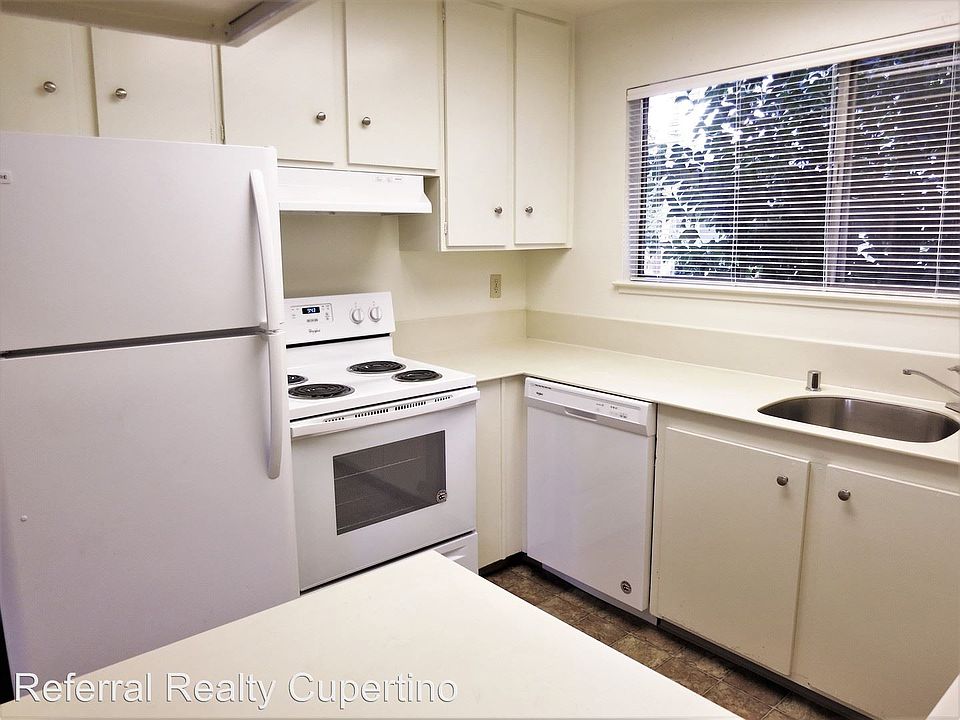 1st image of 10323 Greenwood Ct APT 2