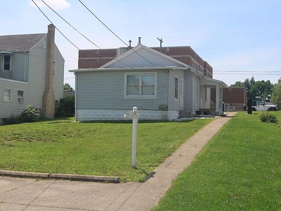 3rd image of 205 E Chestnut St