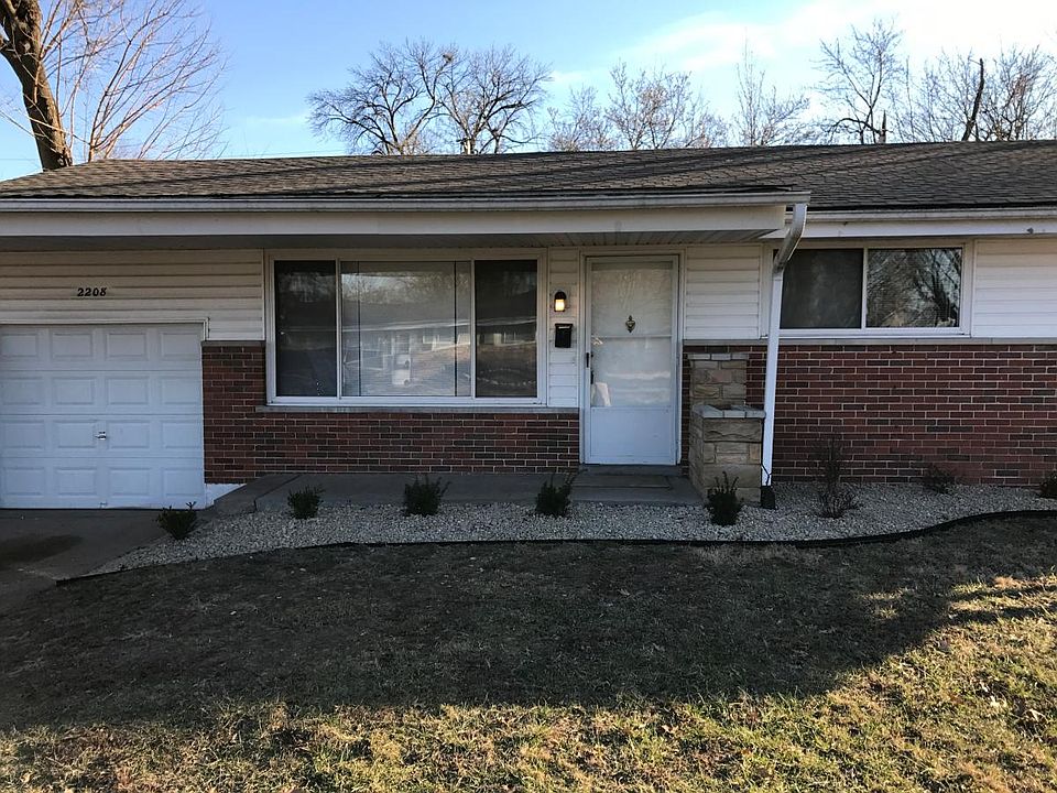 1st image of 2208 Lovett Dr