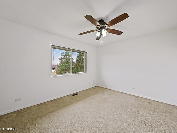 5th image of 5251 157th St Unit 1