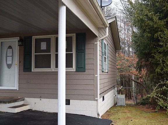 5th image of 304 Orchard Wood Dr