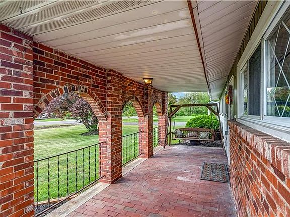 2nd image of 101 Robinhood Dr