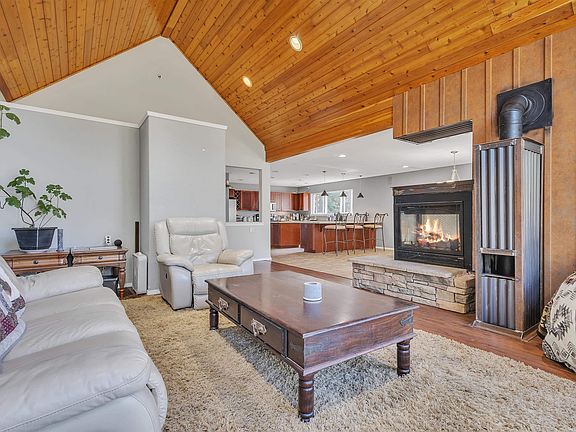 2nd image of 458 Kirby Mountain Rd